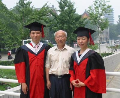 2006年姜柄圭和王治敏博士毕业合影
