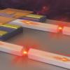 Laser & Photonics Reviews：金属衬底波导高效引导片上超亮单光子源